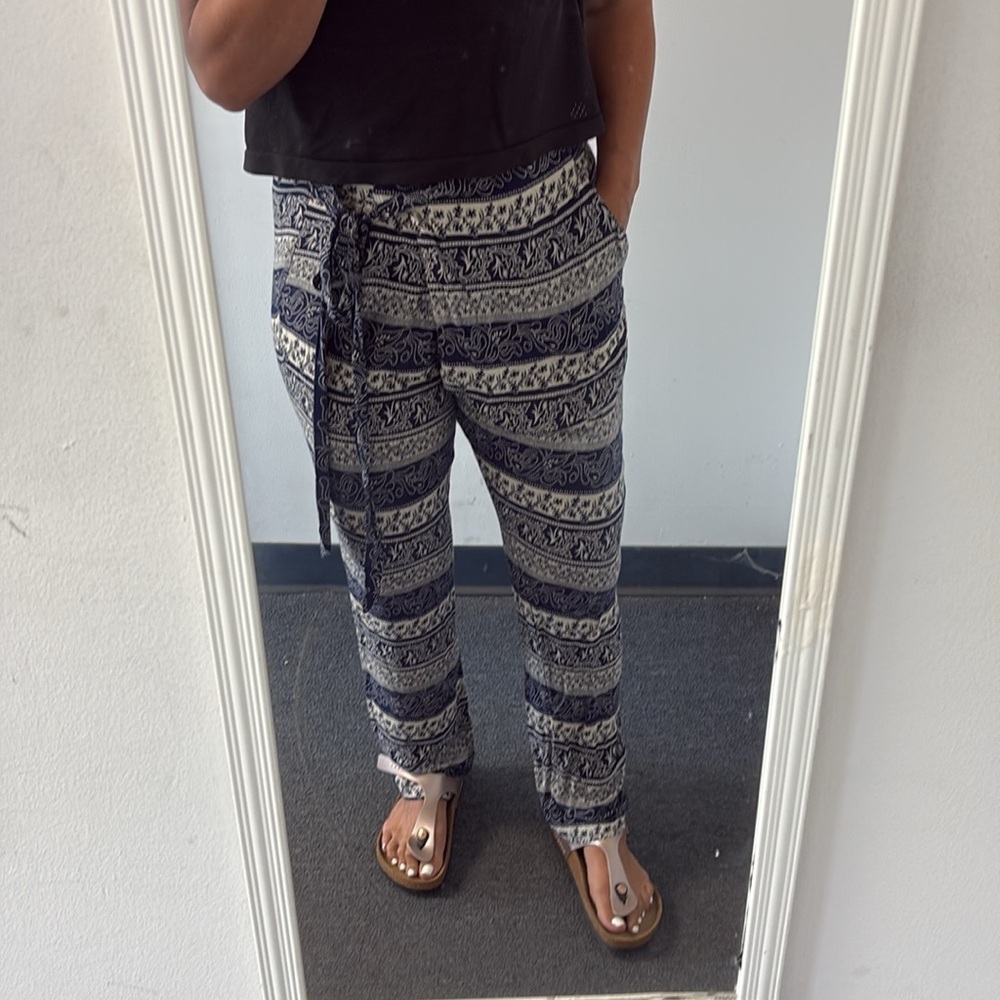 Zara Blue and Cream Ankle Cropped Pants